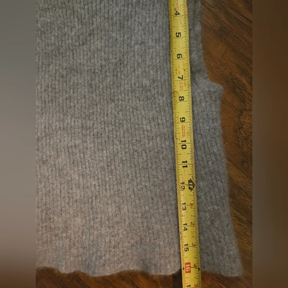 House Of Harlow Cashmere Ribbed Mock Neck Gray Sleeveless Top - Picture 8 of 9